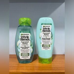 GARNIER Whole Blends Coconut Water & Aloe Vera Set Of 1 Shampoo & 1 Conditioner